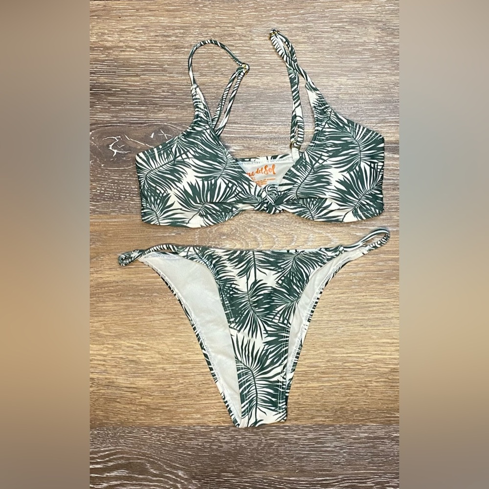 NWOT CABANA DEL SOL BIKINI SET SIZE XS IN GREEN AND WHITE TROPICAL PRINT